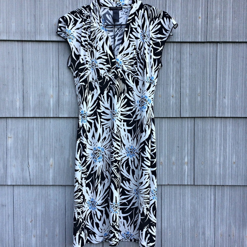 Kenneth Cole White and Black Floral Dress - Size Small - Picture 7 of 7